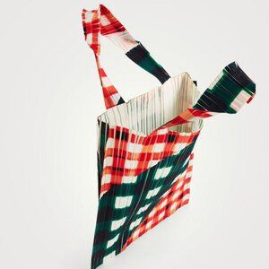 BNWT AW21 ISSEY MIYAKE PLEATS PLEASE TREK TOTE BAG GREEN
